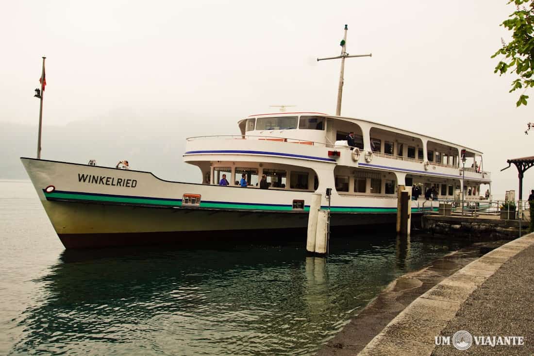 Barco em Lucerna, Suíça