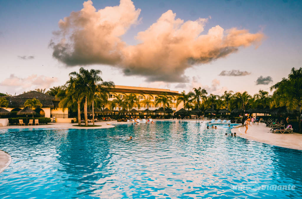 Grand Palladium Imbassaí - Piscinas